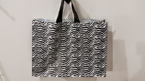 25pc 16x6x12 inch ZEBRA Print Plastic VOUGE Bag