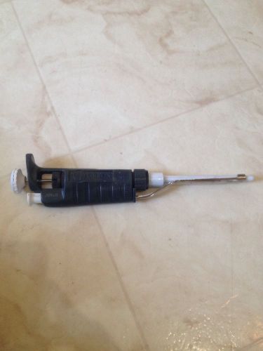 Gilson P200 Pipetman Manual Pipette