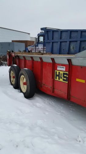 H&amp;S 370 Manure Spreader Tandem Axle