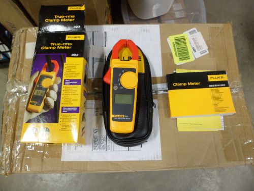 Fluke 323 True-RMS Clamp Meter