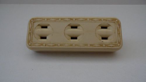 Vtg. Bakelite Diamond Border Leviton Non-Polar 3-Way Receptacle Splitter Adapter