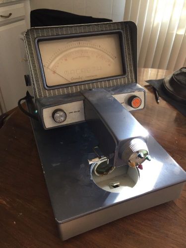 MACBETH TD-102 DENSIOMETER USED FOR PARTS OR REPAIR