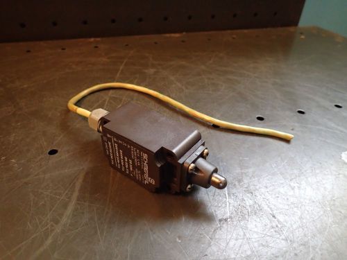 Schmersal ZS 336-11Z Limit Switch, Used