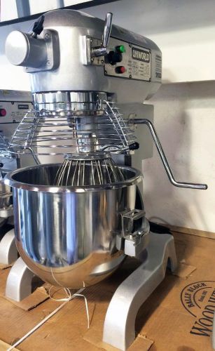 NEW UNIWORLD UPM-20E 20 QUART DOUGH MIXER WITH BOWL, HOOK, PADDLE AND WHIP