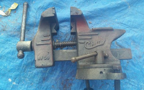 Vintage CHIEF BENCH VISE with ANVIL SWIVEL &amp; PIPE JAWS  No. L4  4 Inch  USA MADE