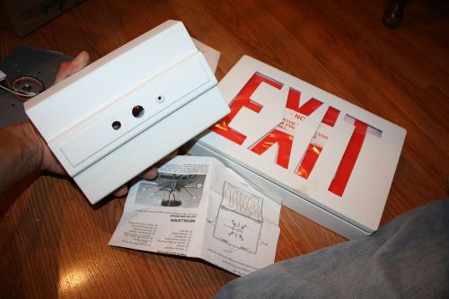 NIB EXIT LIGHT SIGN LITHONIA LIGHTING 120/277V 280964 LED DIE CAST RED LIGHT