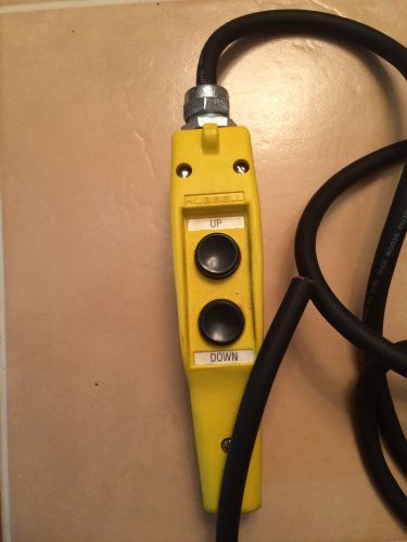 HUBBELL WIRING 2030  P/N 2030-59720-002 Pendant Push Button Station, 2NO, Yellow