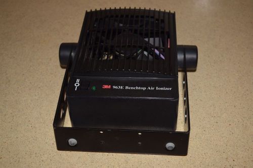 ^^ 3M 963E BENCHTOP AIR IONIZER