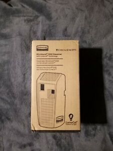 Rubbermaid Microburst 3000 Fragrance Dispenser with Lumecell 1955229 White  NEW