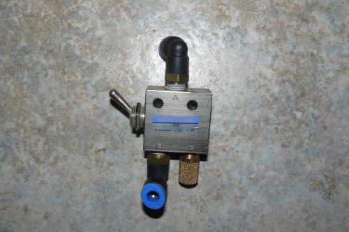 KOGANEI 31V MANUAL PNEUMATIC VALVE LEVER TYPE 3 PORT NC/NO W/ FITTINGS