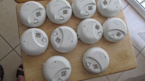 LOT OF 10 FIRST ALERT SMOKE DETECTORS NINE VOLT/120 VOLT