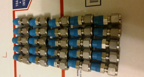 25 New Swagelok 3/8&#034; tube x 1/4&#034; Straight Fittings Stainless Steel Free Ship