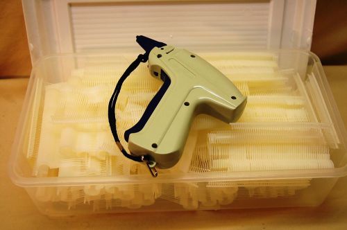 Arrow 9S price tag gun with needle, 1,000s of tags and plastic case - EUC