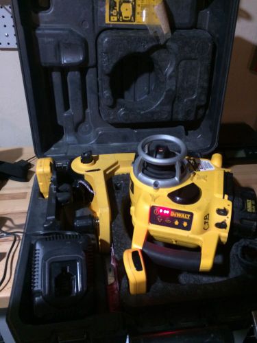 Dewalt DW077 Rotating Survey Laser Level Kit Battery Powered