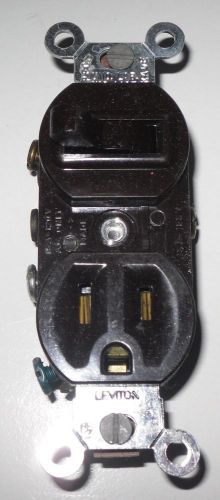 Leviton, 5245, 3-Way Quiet Switch &amp; U-Grounding Receptacle, 15A-120V AC