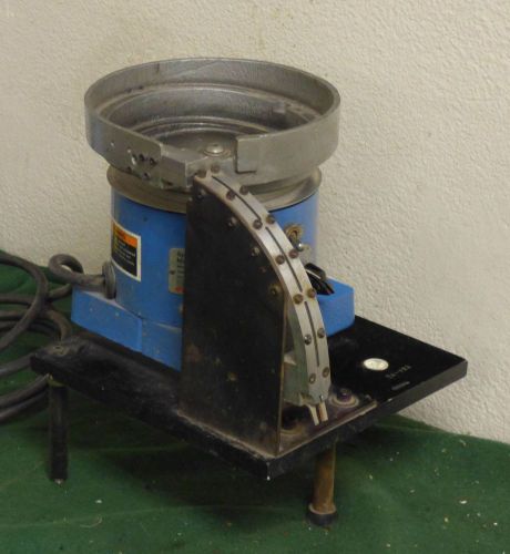 FMC SYNTRON MAGNETIC PARTS FEEDER HANDLING EQUIPMENT EBOOE EB-00-E !        F151