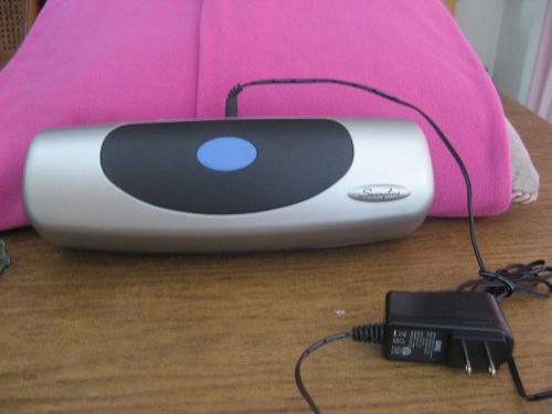 SWINGLINE ELECTRIC DESKTOP 3 HOLE PAPER PUNCH