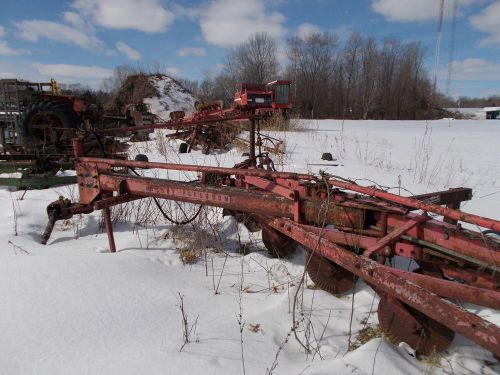 Massey Ferguson 880 On Land 6 Bottom Plow  ONLAND