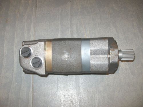 CHAR-LYNN EATON 104 1819 006 HYDRAULIC MOTOR 1.25&#034; SHAFT 14 Tooth