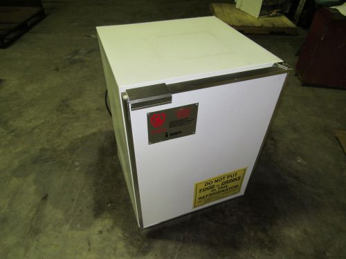 MARVEL 45FF FLAMMABLE STORAGE FREEZER 24&#034;X22&#034;X33&#034; 2.5A 115VAC 50/60Hz ***NNB***