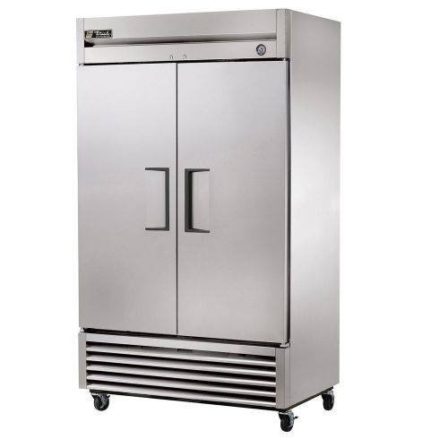 True Manufacturing Reach-In Solid Swing Door Refrigerator, Model: T-43