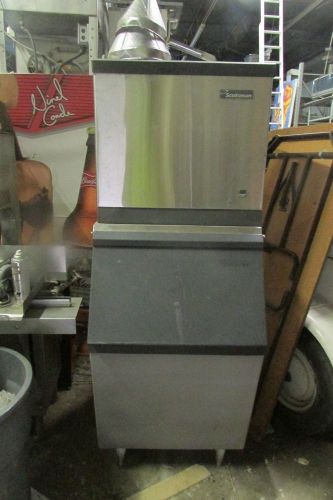 Ice Maker with Bin, Scotsman CME506WS-1F, WATER COOLED GREAT CONDT. 337 944 9316