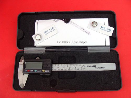 100 MM / 4 INCH DIGITAL CALIPER WITH 2 NEW BATTERIES   BM