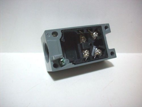 SIEMENS 3SE03-RA LIMIT SWITCH  BODY BASE SOCKET FOR CONTACT 3SE03-SA