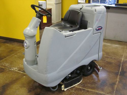 Advance Advenger 2810 Rider Floor Scrubber