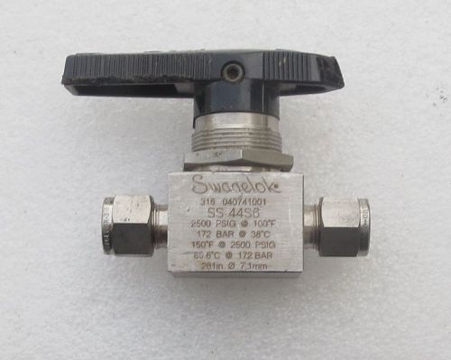 Swagelok 3/8&#034; Tube  Stainless Steel Ball Valve SS-44S6 Several Available