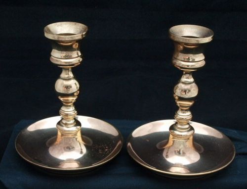 VINTAGE PAIR OF BRASS CANDLESTICK HOLDERS W/DRIP CATCHER BOWL HOME DECOR ACCENT