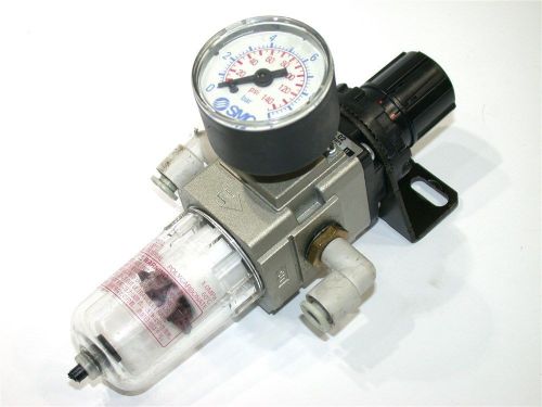 SMC AIR REGULATOR FILTER W/ GAUGE AW20-02