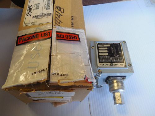 NEW GENERAL ELECTRIC PRESSURE SWITCH CR127B 1004 10-30 PSI MAX PRESSURE 300 PSI