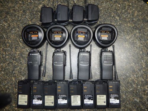 4 MOTOROLA HT750 16CH AAH25RDC9AA3AN TWO WAY RADIO/TRANSCEIVERS