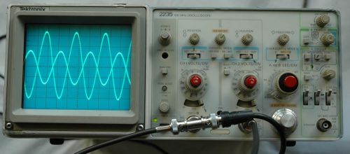 Tektronix 2235 100MHz Two Channel Oscilloscope, Two Probes, Power Cord, Great!