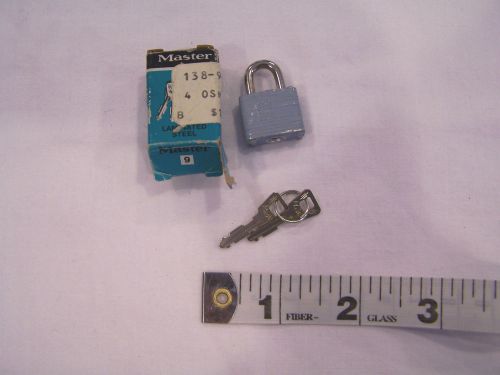 1 inch tall Master lock with 2 keys, mint in box