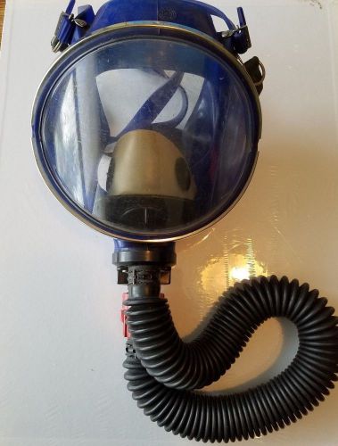 BLUE SURVIVAIR RESPIRATOR OXYGEN GAS MASK WITH HOSE 941200