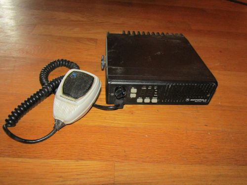 Motorola MaxTrac 2 Way Mobile UHF Transceiver Radio with Microphone