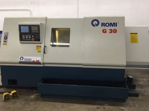 10&#034; Romi CNC Turning Center. 1999 Lathe w/ 22&#034; x 40&#034; cap, Fanuc 21i-T &amp; 2.5&#034; Bar