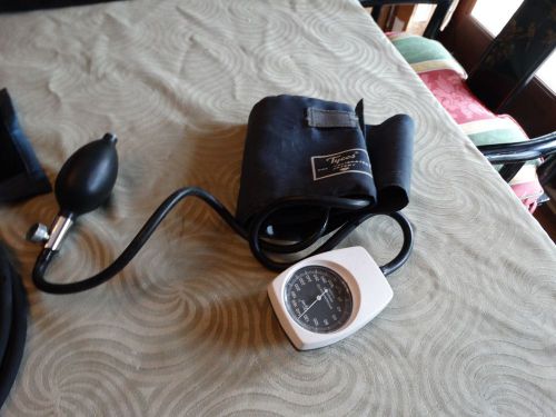 Lot of 2 Welch Allyn Tycos Sphygmomanometer w/BP Adult Cuff Size