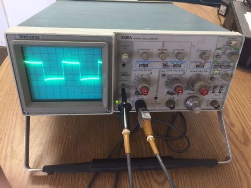 TEKTRONIX 2215A 60MHZ 2CH OSCILLOSCOPE Dual-Trace with P6105 probe