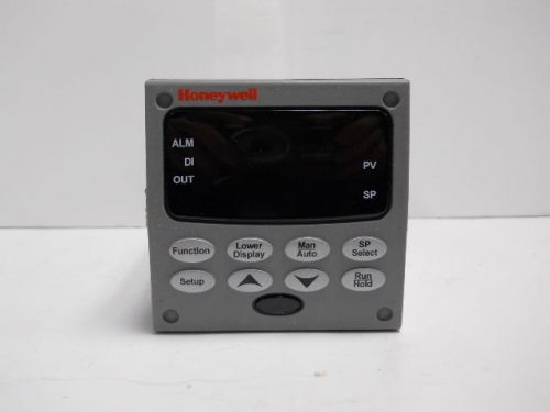 Honeywell DC3200-EO-000R-100-00000-E0-0 UDC3200 1/4 DIN Digital/Temp. Controller