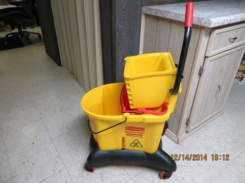 Rubbermaid Wave Brake Mop Bucket &amp; Wringer Model 7680 NEW! Made in U.S.A.