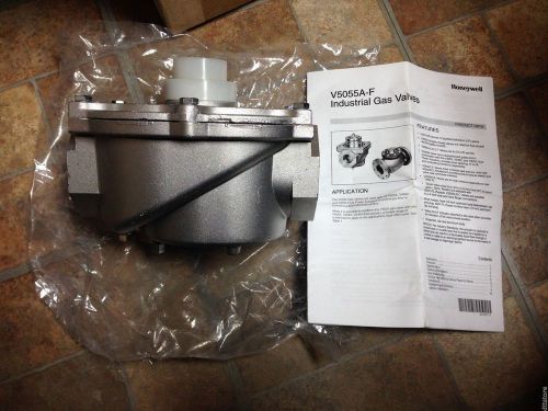 Honeywell Industrial Gas Valve 2&#034; NPT Body / Double Seat - Model # V5055C 1000