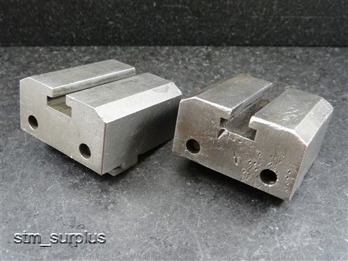 PAIR OF HARDINGE 2-1/2&#034; RISER BLOCKS