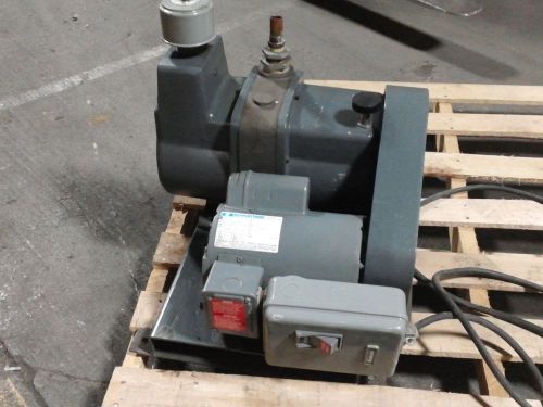 INDUSTRIAL OR LAB USE HYVAC 45  VACUUM PUMP RUNS GREAT 91955-001 RETAIL $4000.00