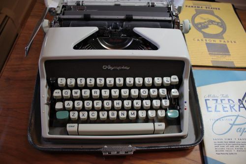 Olympia late model SM Typewriter - with BONUS Vintage Supplies L@@k!!!