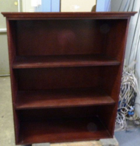 IWOF 3 SHELF WOOD BOOKCASE MAHOGANY PRE-OWNED