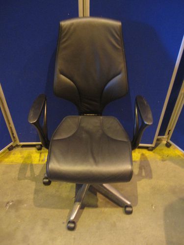 Giroflex black leather 64 swivel chair (fixed arms)