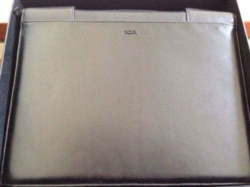 Tumi Delta Single Handle Portfolio 3 Ring Binder